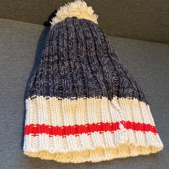 Kombi Winter Beenie Pom Pom Hat - Picture 3 of 6